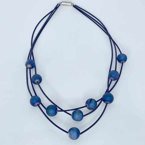 Sea Lily Three Strand Piano Wire & Iridescent Blue Geode Necklace - Picture 2 of 2